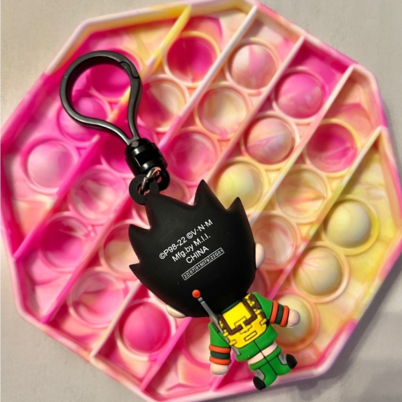 Pink Pop-it and Hunter X Hunter key chain - Picture 2 of 2